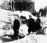 Einsatzgruppen Executes Jews 3.jpg