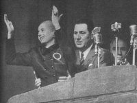 romantic-gestures-eva-peron-5.jpg