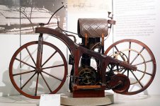 Gottlieb_Daimler_motorcycle_1.jpeg