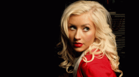 Christina-Aguilera2-140803.gif