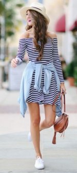 5-Gaya-Keren-untuk-Pekerja-Kreatif-Modal-Mix-Match-dengan-Sneakers-Canvas-selasa-1.jpg