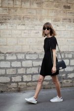 5-Gaya-Keren-untuk-Pekerja-Kreatif-Modal-Mix-Match-dengan-Sneakers-Canvas-selasa.jpg