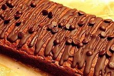 1ArisAgJunaCakeBrownies.jpg
