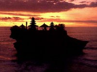 8676970-tanah-lot-3.jpg