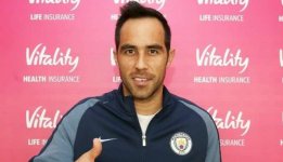 57bf16e51f5e4-kiper-anyar-manchester-city-claudio-bravo_663_382.jpg