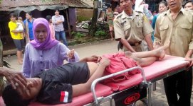 061119300_1456903336-20160301-Deni_dibawa_ke_RSJ_Bogor.jpg