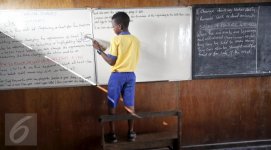 067753400_1457182922-20160305-Sekolah-Terapung-di-Nigeria-Reuters9.jpg